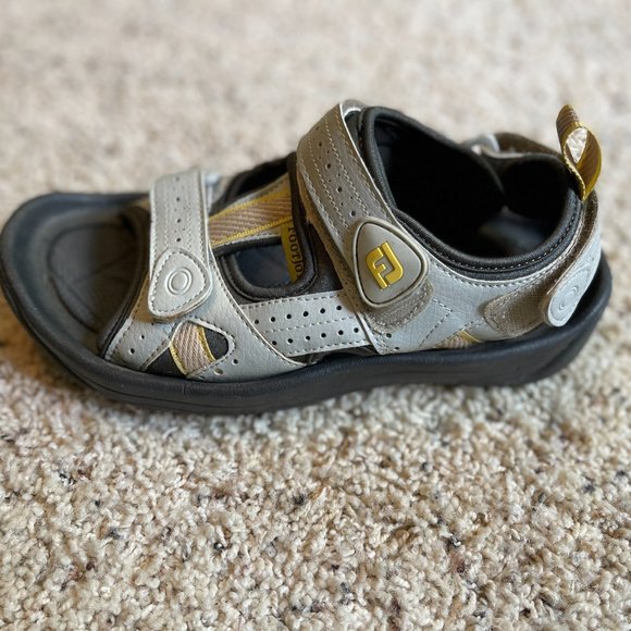 FootJoy Women’s golf sandal in light gray size 7medium. - Picture 7 of 11